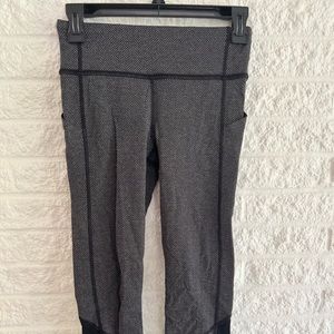 Lulu lemon cropped leggings size 4